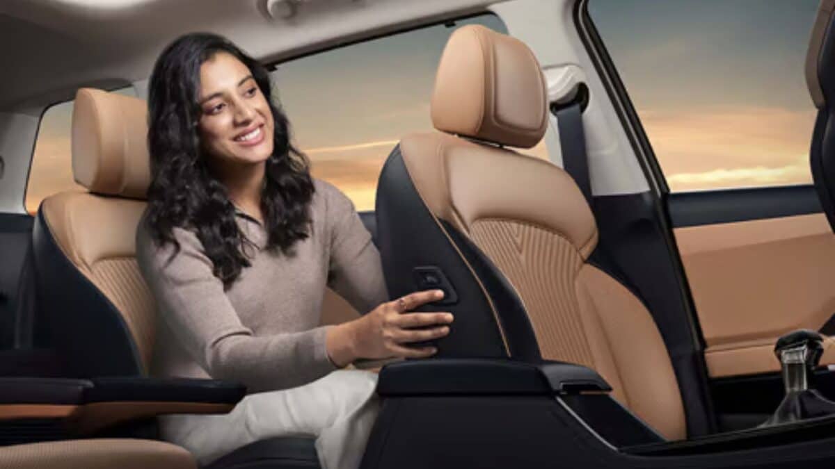 These are the best cars in the country that come with captain seats! Price starts from ₹11.52 lakh