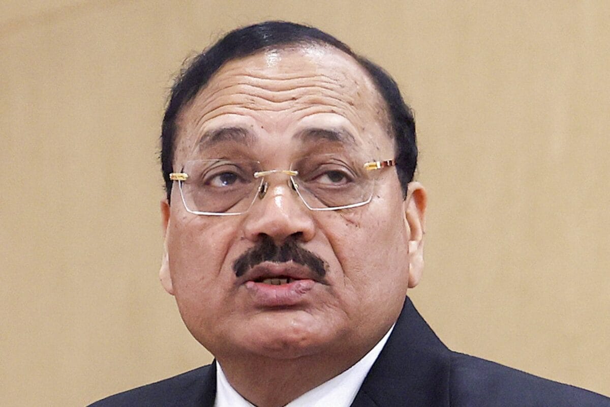 कौटिल्य के अर्थशास्त्र ने मैग्ना कार्टा से सदियों पहले सिखाई बराबरी सीजेआई सूर्यकांत ने रूस में किसको सुनाया