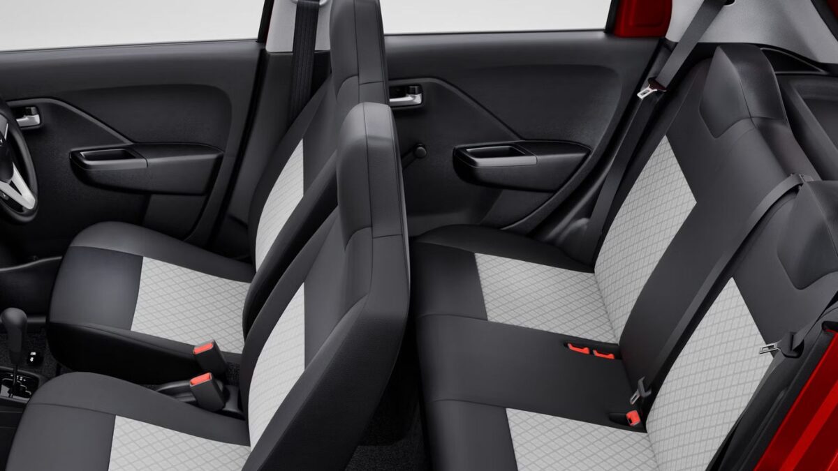 25 KM Mileage, 6 Airbags… Price ₹ 3.50 Lakh! These 5-seater cars are best for small families