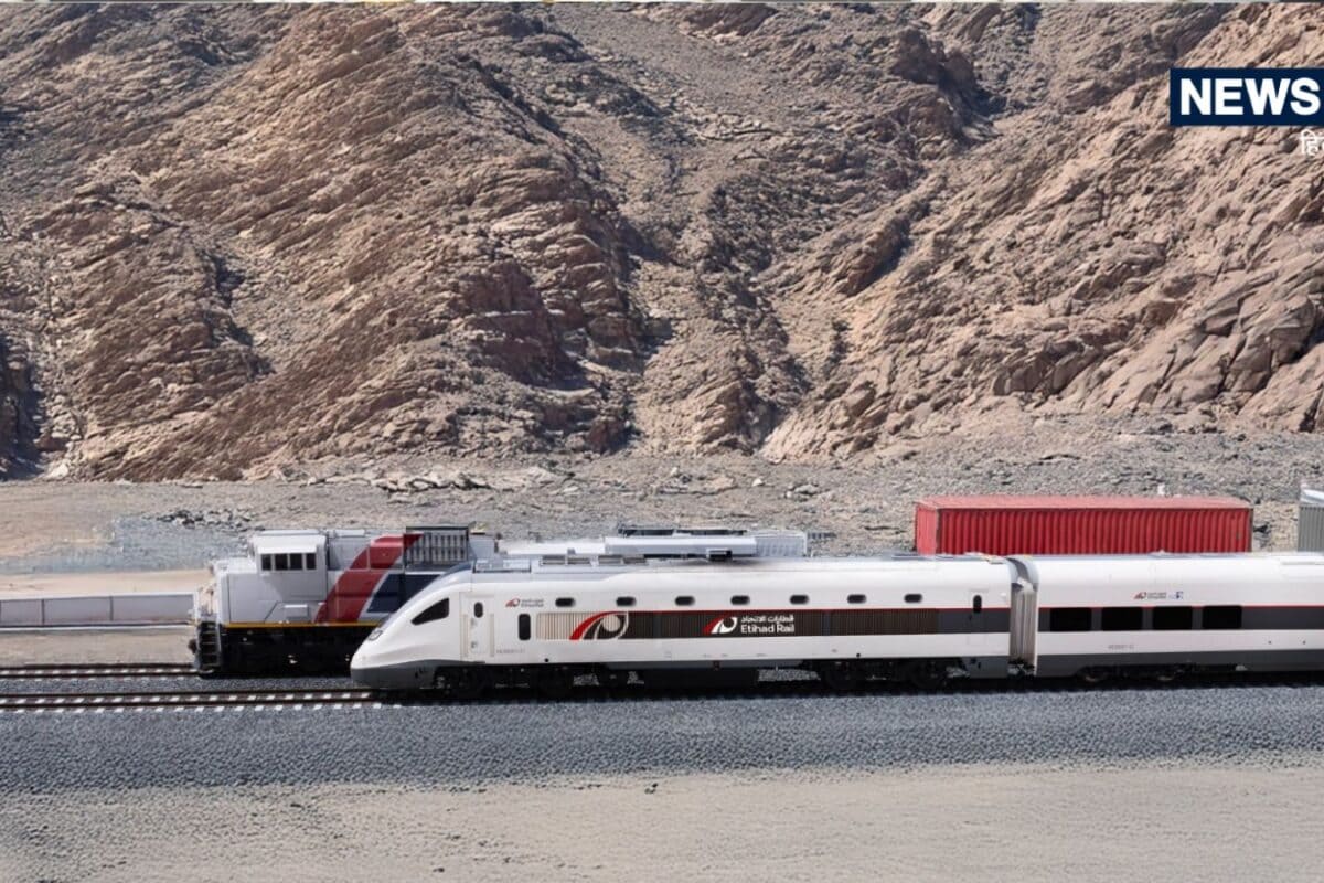 अबू धाबी से फुजैराह सिर्फ 105 मिनट में! UAE के रेगिस्तान में पहली बार चलने जा रही 200 KMPH स्पीड