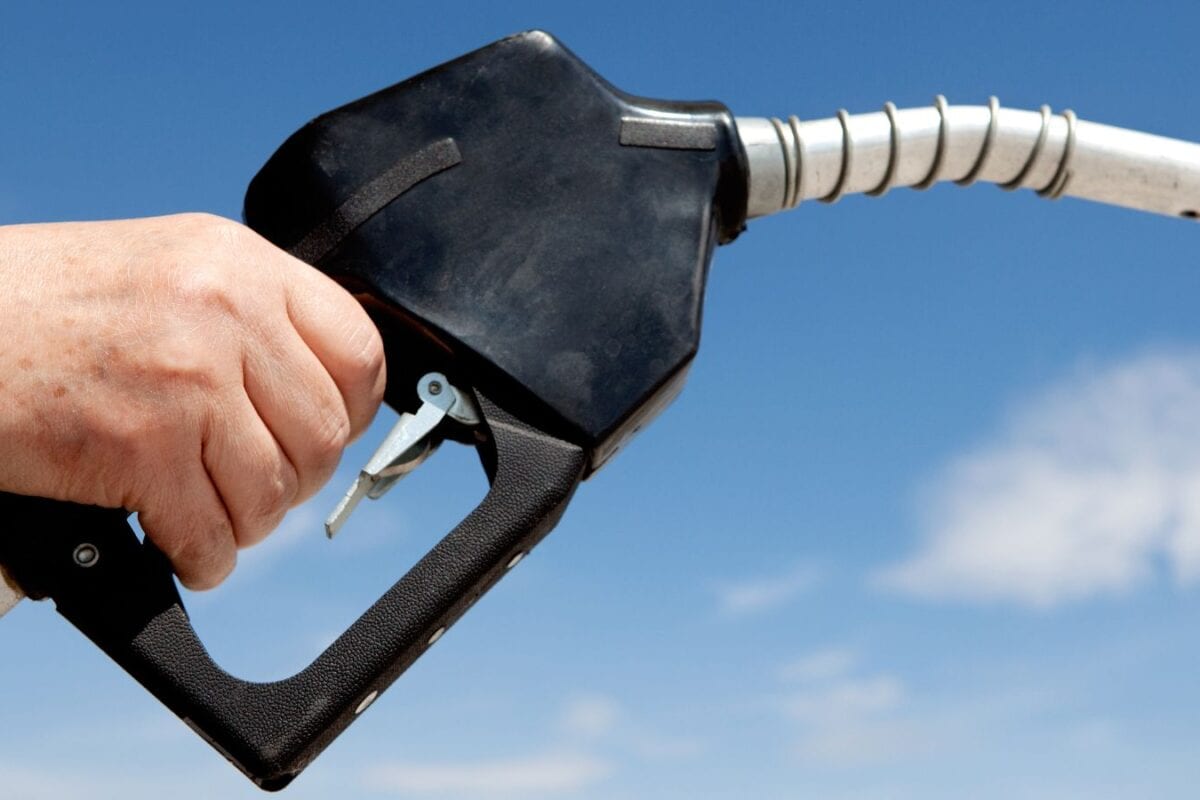 Petrol Price Update : E22 पर एक्साइज ड्यूटी हटने से कितना सस्ता हो जाएगा पेट्रोल? कब से मिलेगा नया ईंधन