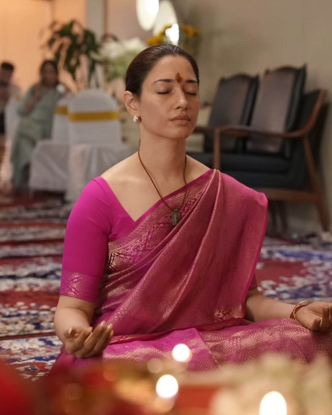 क्या सिंगल होने के बाद अध्यात्म की राह पर हैं तमन्ना? ध्यान मुद्रा से की  'स्पिरिचुअल डिटॉक्स'!, सीखें 'आर्ट ऑफ हीलिंग' - News18 हिंदी