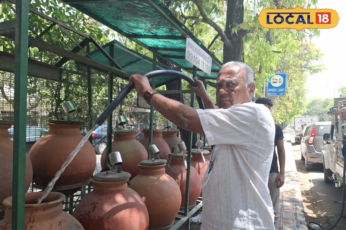 ताकि कोई प्यासा न रहे...मिलिए दिल्ली के 'मटका मैन' नटराजन से! कैंसर को मात देकर बुझा रहे हैं लोगों की प्यास