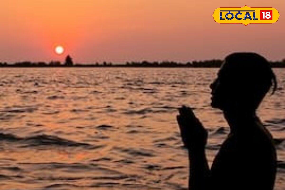 सूर्य देव की कृपा पाने का सुनहरा मौका मिथुन संक्रांति पर जरूर करें ये दान चमक जाएगी किस्मत धन-समृद्धि से भर जाएगा जीवन