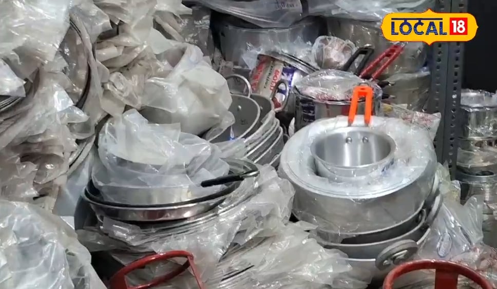 Delhi Bartan Market: बेटी की शादी के लिए चाहिए बर्तनों का सेट दिल्ली के इन बाजार में आधे दाम पर मिलेगा सामान