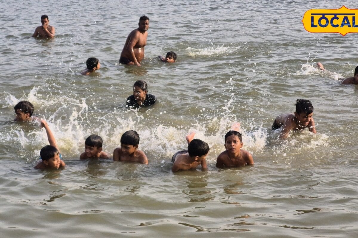 कन्हैया पहलवान की अनोखी परंपरा न फीस न कोई शुल्क तैराकी सीखो और मां गंगा को चढ़ाओ लड्डू