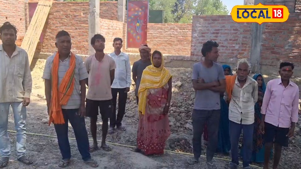 कहीं सड़क टूटी तो कहीं अधूरा पड़ा विकास का काम अमेठी के 8 ग्राम पंचायत में नहीं है प्रधान जाने वजह