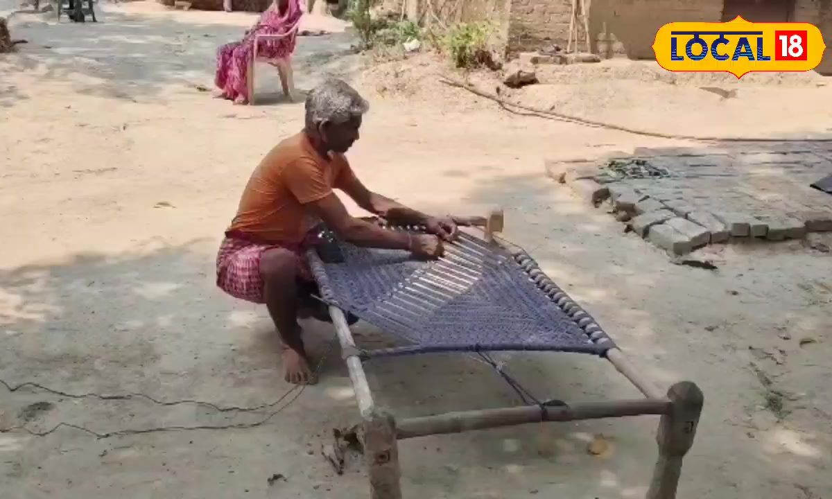 चारपाई बनाते समय लगभग दो फिट का बनता है ओरदावन टाइट रखने का करता है काम ग्रामीण संस्कृति की है पहचान