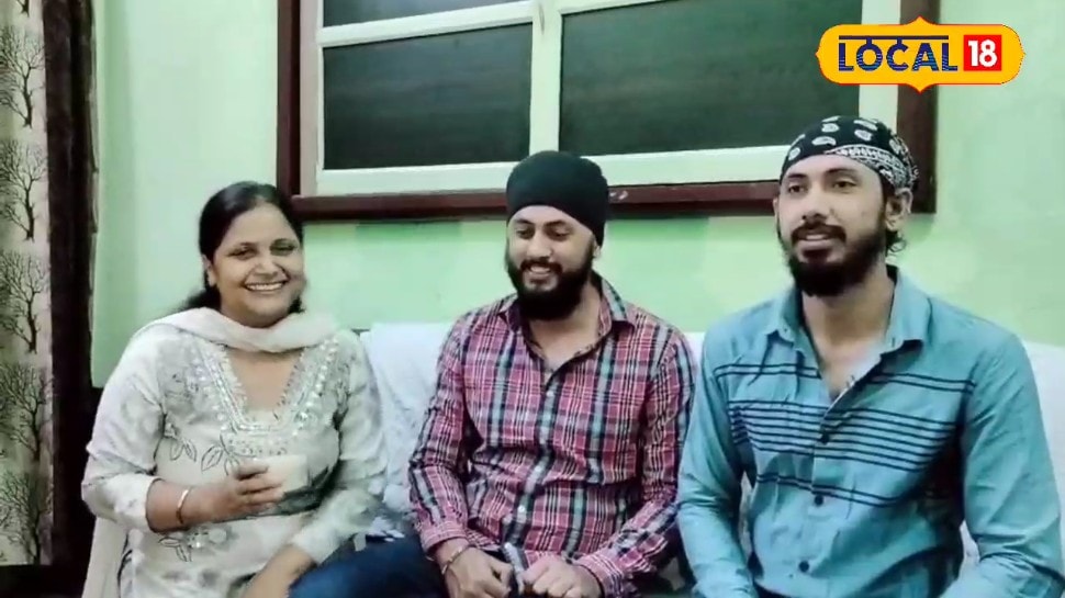 बोकारो के जगप्रीत सिंह बने CA, पहले प्रयास में फाइनल परीक्षा क्लियर; नौकरी के साथ रोजाना 8-10 घंटे पढ़ाई