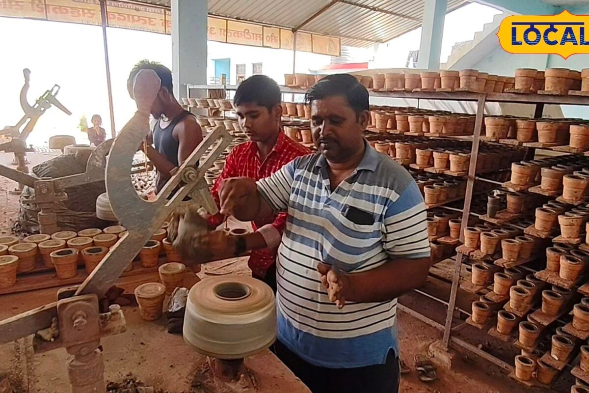 फिरोजाबादः लेखपाल साहब! बिना मिट्टी के कैसे चलेगी फैक्ट्री राजेश बोले उत्पादन का संकट