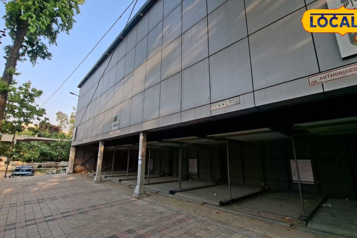 बरेली मल्टीलेवल पार्किंग पर संकट करोड़ों की स्मार्ट सिटी परियोजनाएं ठप अवैध पार्किंग के कब्जा पर सख्त कार्रवाई की तैयारी