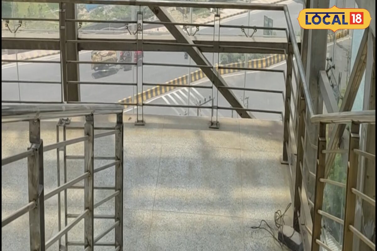 नोएडा प्राधिकरण की नई आधुनिक इमारत सीईओ और अध्यक्ष के लिए हाईटेक ऑफिस जनसुनवाई के 400 सीट वाला ऑडिटोरियम जाने