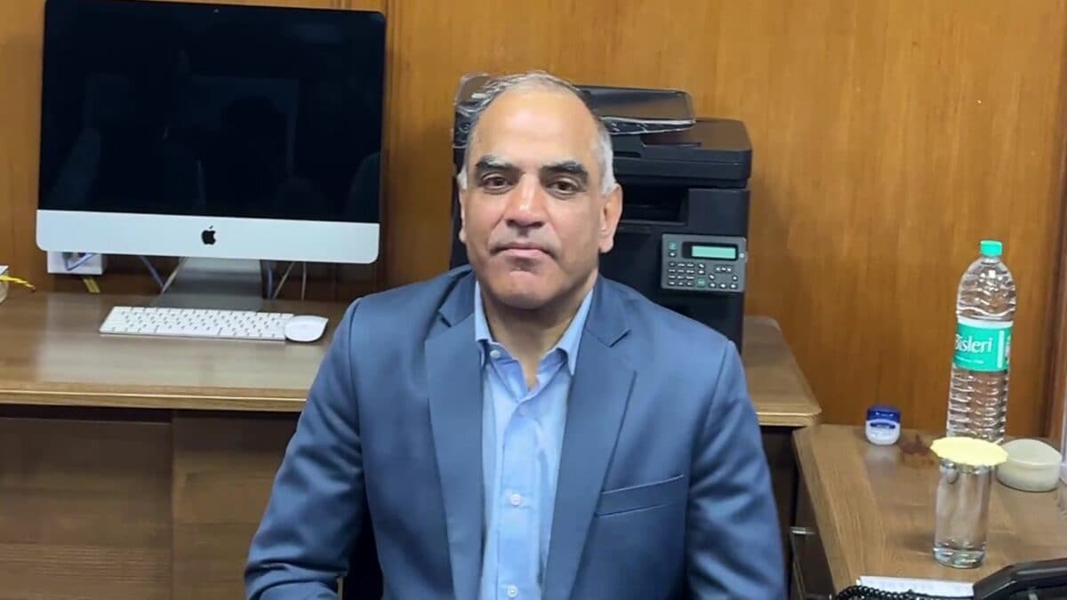 Who is new acting chief secretary IAS Officer Kamlesh Kumar pant?