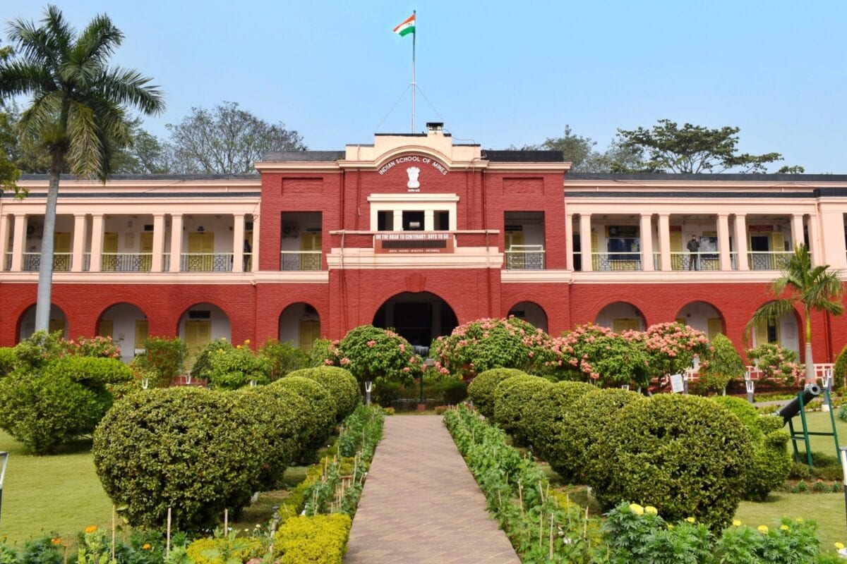 JEE Advanced के टॉप 1000 रैंकर्स को इस IIT का बड़ा ऑफर, एडमिशन लेने वाले छात्रों की पूरी फीस होगी माफ