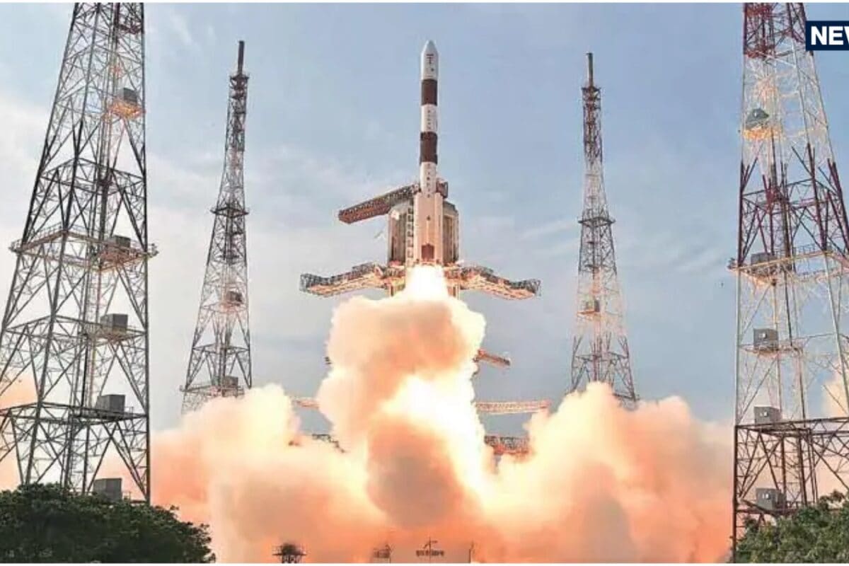 नासा भी देखती रह गई एक उड़ान से इसरो ने रचा था इतिहास मिशन 20 से अंतरिक्ष में लहराया भारत का परचम