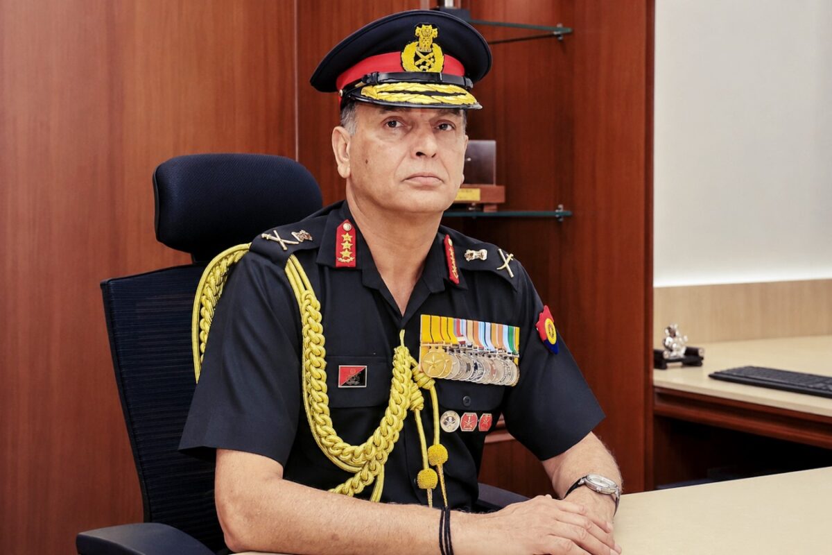 30 साल बाद आर्मर्ड कोर को मौका, दो बडी कमांड संभालने वाले लेफ्टिनेंट जनरल धीरज सेठ नए आर्मी चीफ क्यों बनाए गए?