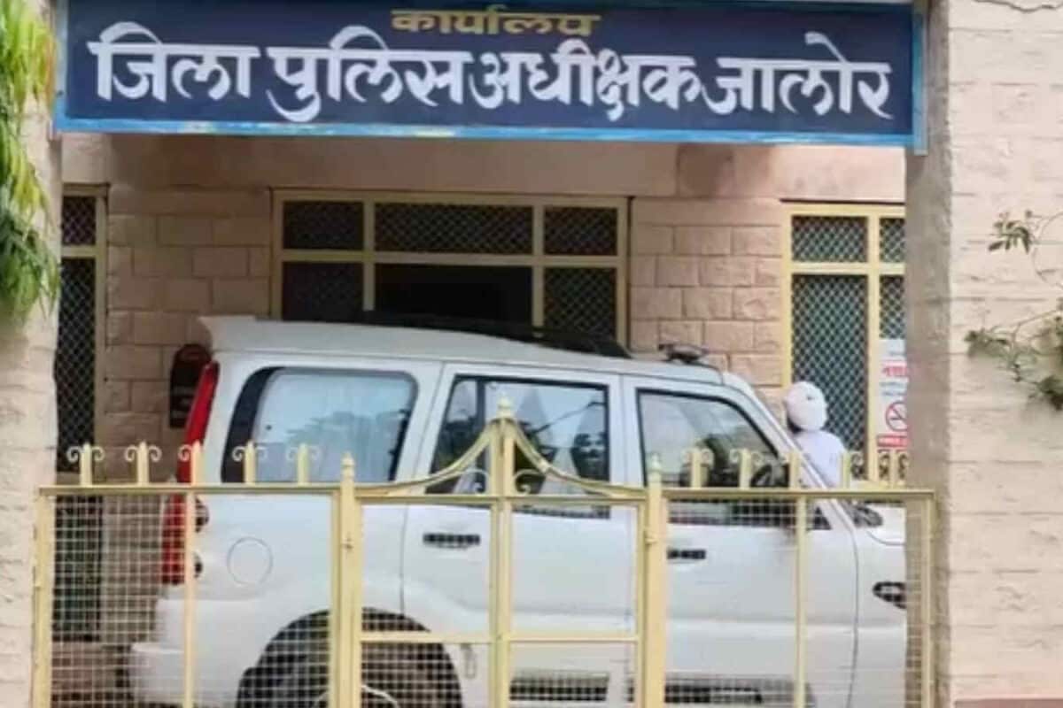 भाई-बहन ने पिता को मारकर जीवित व्यक्ति की तरह बाइक पर बिठाया, फिर 20 KM दूर ले जाकर नहर में फेंक दी लाश