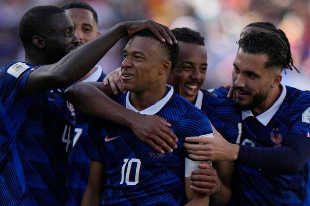 Kylian Mbappe Double goal: एम्बाप्पे का रिकॉर्ड तोड़ प्रदर्शन, फ्रांस ने दर्ज की सेनेगल पर 3-1 की धमाकेदार जीत