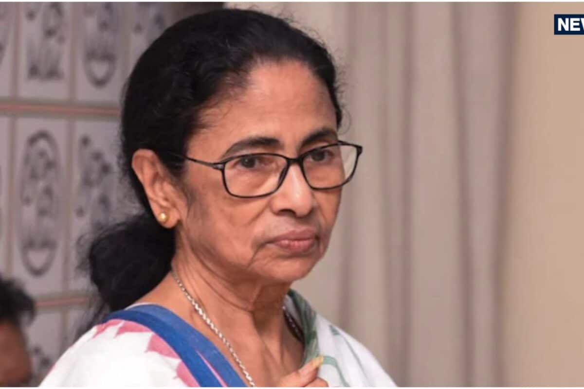 ममता सरकार के दौर की खुलेंगी फाइलें बढ़ेंगी TMC की टेंशन 4 साल की CAG रिपोर्ट से मच सकता है सियासी भूचाल