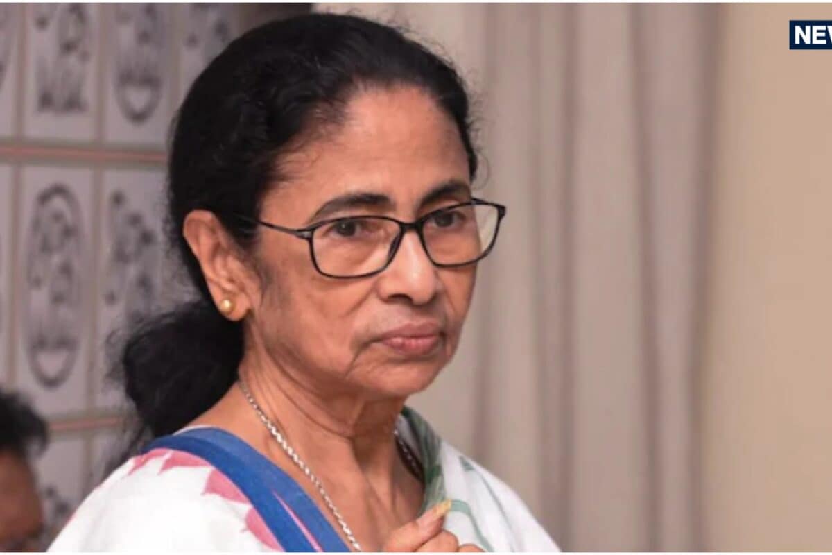 440 करोड़ वाले TMC के 3 बैंक खाते फ्रीज ममता बनर्जी की पार्टी में टूट का नया अध्याय बंगाल में सियासत गरमाई
