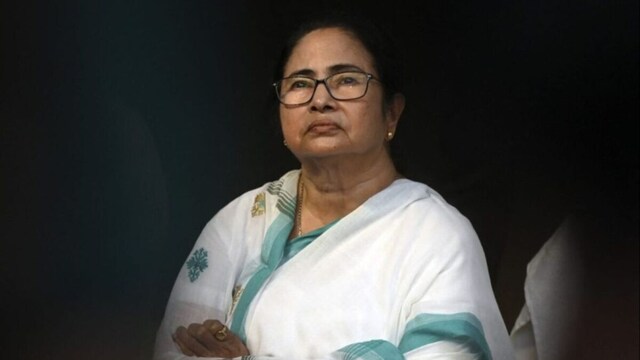 LIVE: 'अब शर्मिंदगी हो रही...' टीएमसी के बागी विधायकों पर बोलीं ममता बनर्जी