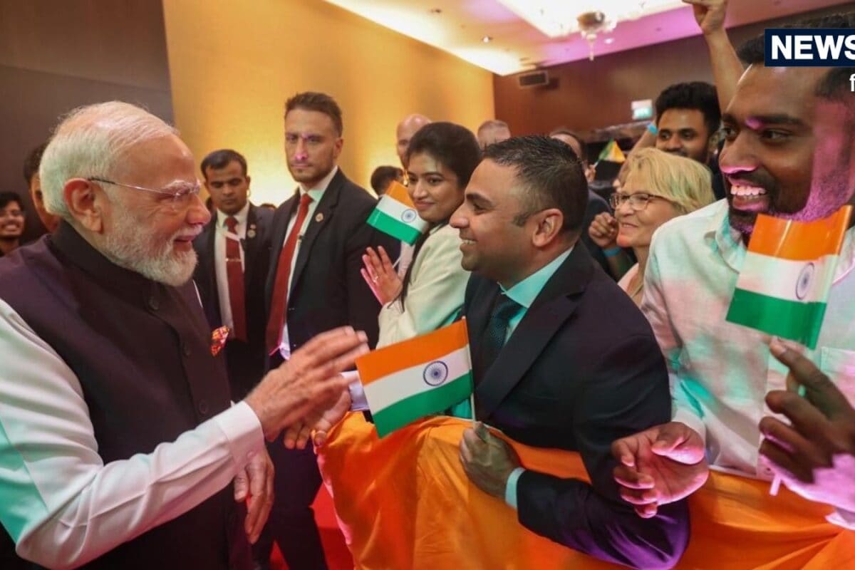 PM Modi Slovakia Visit Live: रोटी-नमक और वंदे मातरम्... पीएम मोदी का स्लोवाकिया में जोरदार स्वागत, खोलेंगे दोस्ती के नए रास्ते