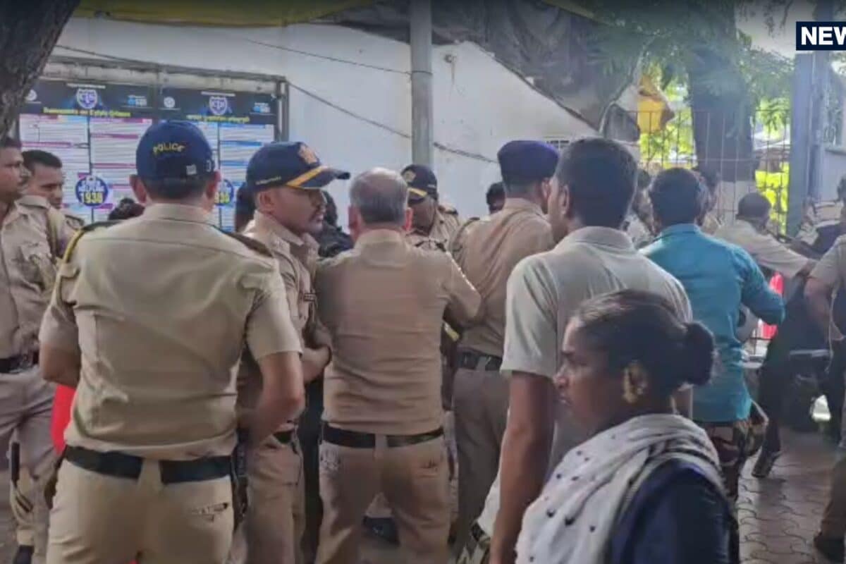 Malad Knife Attack: मुंबई में दिनदहाड़े चाकूबाजी, जेब से पैसे निकालने का विरोध पड़ा भारी, युवक की हत्या