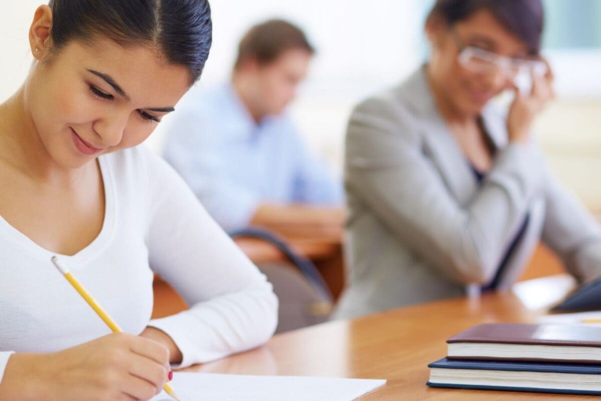 UPSC, SSC, NDA की तैयारी होगी मुफ्त, मिलेंगे 75,000 रुपये, जानें कौन ले सकता है लाभ?