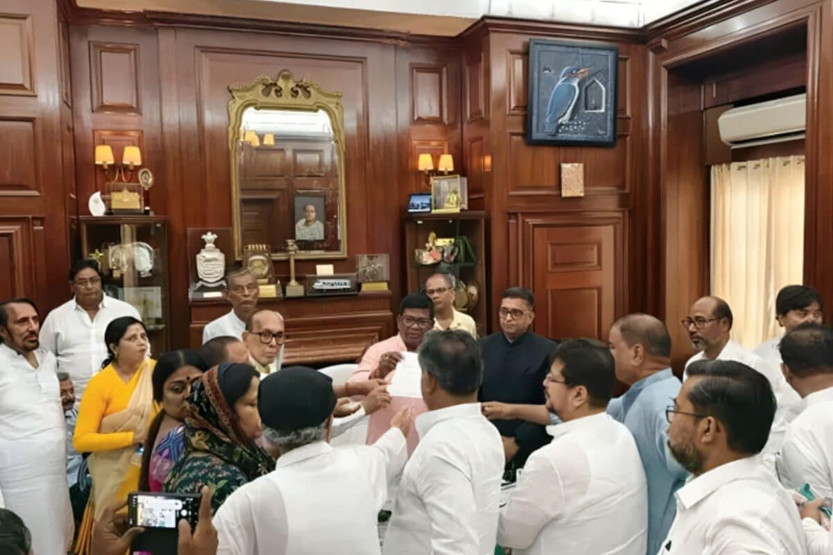 बंगाल में फिर से आने वाला है बड़ा राजनीतिक भूचाल! एक साथ TMC के कई बागी विधायकों की कुर्सी पर मंडराया खतरा