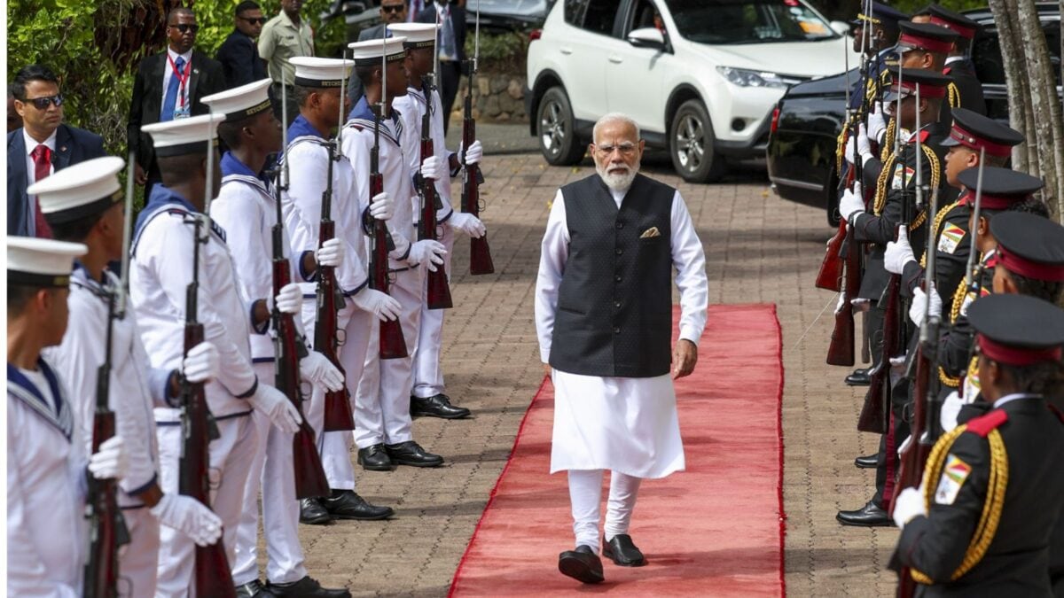 ‘हम आकार से रिश्ते तय नहीं करते’, PM मोदी का सेशेल्स से मैसेज, बांग्लादेश-नेपाल में दिखी झलक