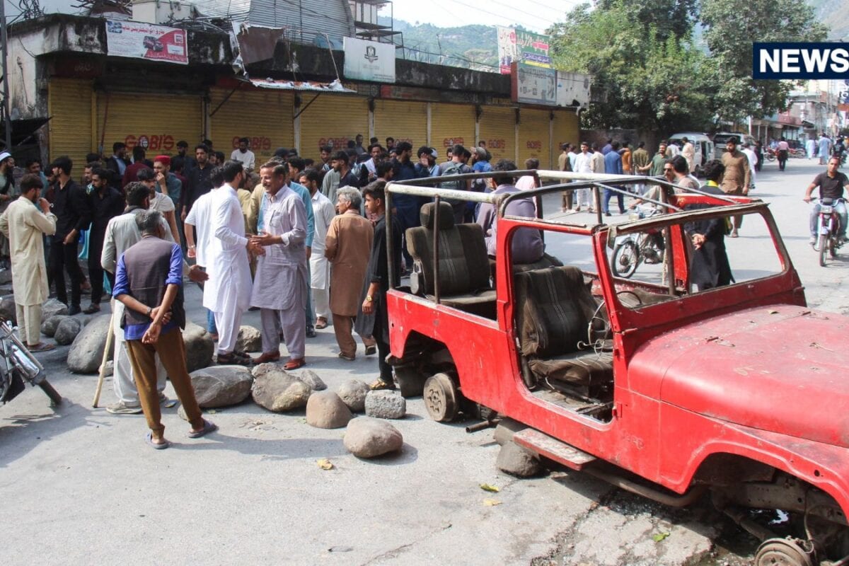 POK में पाकिस्तान के खिलाफ विद्रोह, कफन लेकर सड़को पर उतरे लोग, आफत में मुनीर की सेना