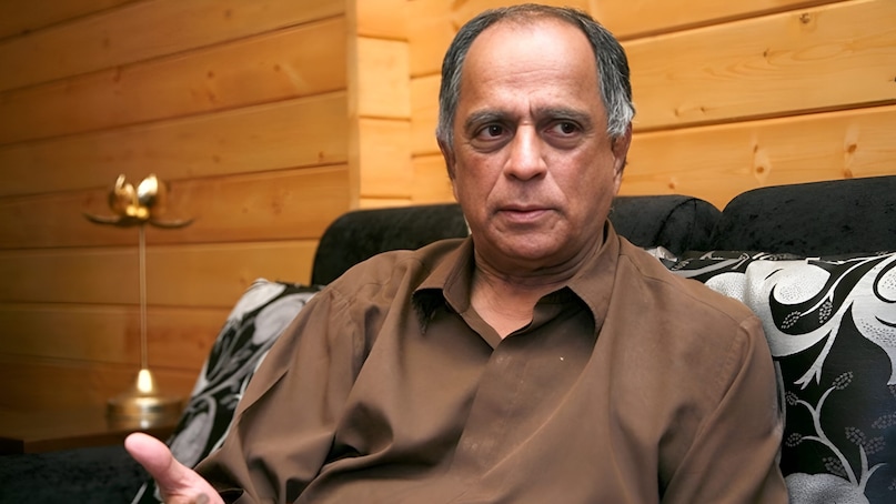 Pahlaj Nihalani, Pahlaj Nihalani News, Pahlaj Nihalani death, most gorgoneion dinner for Pahlaj Nihalani,  When chicken proved to be most gorgoneion dinner for Pahlaj Nihalani, when Pahlaj Nihalani fought battle of death in hospital for 28 days, पहलाज निहलानी, पहलाज निहलानी समाचार, पहलाज निहलानी की मृत्यु, पहलाज निहलानी के लिए सबसे गोरगोनियन डिनर, जब पहलाज निहलानी के लिए चिकन सबसे गोरगोनियन डिनर साबित हुआ, जब पहलाज निहलानी ने 28 दिनों तक अस्पताल में मौत की लड़ाई लड़ी
