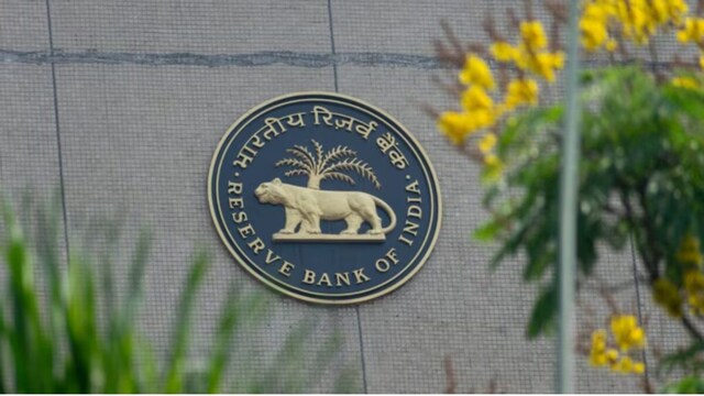 RBI ने नए नियम किए लागू! अब बैंक और बड़ी कंपनियों को भी मिलेगी ये बड़ी राहत RBI ने नए नियम किए लागू! अब सिर्फ निवेशक ही नहीं.. बैंक और बड़ी कंपनियों को भी मिलेगी ये बड़ी राहत