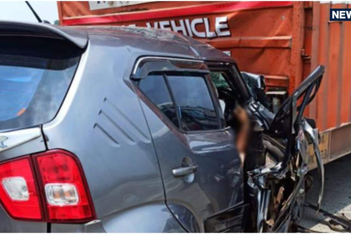 एक ही झटके में उजड़ गया हंसता-खेलता परिवार कार-ट्रक की टक्कर ने छीन ली 5 जिंदगियां अमरावती में भीषण सड़क हादसा