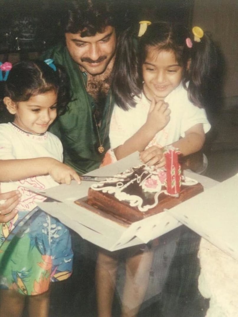 Sonam Kapoor, Sonam Kapoor Birthday, Sonam Kapoor unknown Facts, why Sonam Kapoor worked as waitress, Sonam Kapoor Wanted to become director, how Sonam Kapoor became actress, Sonam Kapoor age, Sonam Kapoor relationship, Sonam Kapoor husband, Sonam Kapoor family, सोनम कपूर, सोनम कपूर का जन्मदिन, सोनम कपूर के अज्ञात तथ्य, सोनम कपूर ने वेट्रेस के रूप में काम क्यों किया, सोनम कपूर निर्देशक बनना चाहती थीं, सोनम कपूर अभिनेत्री कैसे बनीं, सोनम कपूर की उम्र, सोनम कपूर का रिश्ता, सोनम कपूर के पति, सोनम कपूर का परिवार Sonam Kapoor, Sonam Kapoor Birthday, Sonam Kapoor unknown Facts, why Sonam Kapoor worked as waitress, Sonam Kapoor Wanted to become director, how Sonam Kapoor became actress, Sonam Kapoor age, Sonam Kapoor relationship, Sonam Kapoor husband, Sonam Kapoor family, सोनम कपूर, सोनम कपूर का जन्मदिन, सोनम कपूर के अज्ञात तथ्य, सोनम कपूर ने वेट्रेस के रूप में काम क्यों किया, सोनम कपूर निर्देशक बनना चाहती थीं, सोनम कपूर अभिनेत्री कैसे बनीं, सोनम कपूर की उम्र, सोनम कपूर का रिश्ता, सोनम कपूर के पति, सोनम कपूर का परिवार