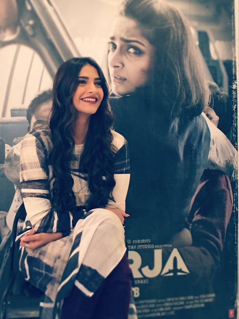 Sonam Kapoor, Sonam Kapoor Birthday, Sonam Kapoor unknown Facts, why Sonam Kapoor worked as waitress, Sonam Kapoor Wanted to become director, how Sonam Kapoor became actress, Sonam Kapoor age, Sonam Kapoor relationship, Sonam Kapoor husband, Sonam Kapoor family, सोनम कपूर, सोनम कपूर का जन्मदिन, सोनम कपूर के अज्ञात तथ्य, सोनम कपूर ने वेट्रेस के रूप में काम क्यों किया, सोनम कपूर निर्देशक बनना चाहती थीं, सोनम कपूर अभिनेत्री कैसे बनीं, सोनम कपूर की उम्र, सोनम कपूर का रिश्ता, सोनम कपूर के पति, सोनम कपूर का परिवार Sonam Kapoor, Sonam Kapoor Birthday, Sonam Kapoor unknown Facts, why Sonam Kapoor worked as waitress, Sonam Kapoor Wanted to become director, how Sonam Kapoor became actress, Sonam Kapoor age, Sonam Kapoor relationship, Sonam Kapoor husband, Sonam Kapoor family, सोनम कपूर, सोनम कपूर का जन्मदिन, सोनम कपूर के अज्ञात तथ्य, सोनम कपूर ने वेट्रेस के रूप में काम क्यों किया, सोनम कपूर निर्देशक बनना चाहती थीं, सोनम कपूर अभिनेत्री कैसे बनीं, सोनम कपूर की उम्र, सोनम कपूर का रिश्ता, सोनम कपूर के पति, सोनम कपूर का परिवार
