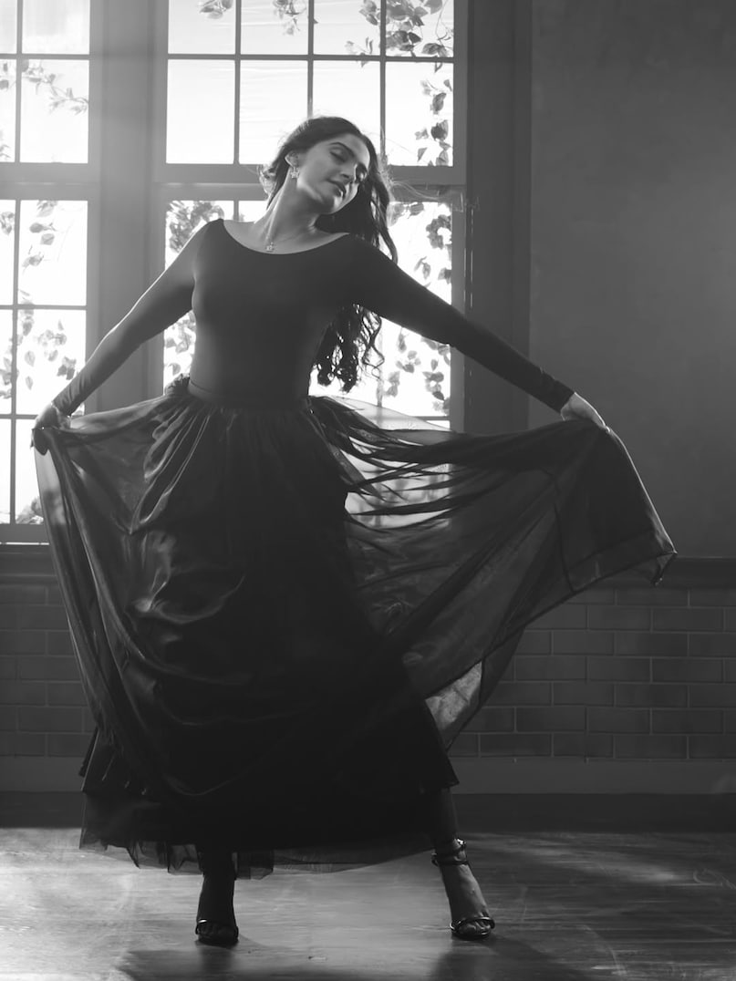 Sonam Kapoor, Sonam Kapoor Birthday, Sonam Kapoor unknown Facts, why Sonam Kapoor worked as waitress, Sonam Kapoor Wanted to become director, how Sonam Kapoor became actress, Sonam Kapoor age, Sonam Kapoor relationship, Sonam Kapoor husband, Sonam Kapoor family, सोनम कपूर, सोनम कपूर का जन्मदिन, सोनम कपूर के अज्ञात तथ्य, सोनम कपूर ने वेट्रेस के रूप में काम क्यों किया, सोनम कपूर निर्देशक बनना चाहती थीं, सोनम कपूर अभिनेत्री कैसे बनीं, सोनम कपूर की उम्र, सोनम कपूर का रिश्ता, सोनम कपूर के पति, सोनम कपूर का परिवार Sonam Kapoor, Sonam Kapoor Birthday, Sonam Kapoor unknown Facts, why Sonam Kapoor worked as waitress, Sonam Kapoor Wanted to become director, how Sonam Kapoor became actress, Sonam Kapoor age, Sonam Kapoor relationship, Sonam Kapoor husband, Sonam Kapoor family, सोनम कपूर, सोनम कपूर का जन्मदिन, सोनम कपूर के अज्ञात तथ्य, सोनम कपूर ने वेट्रेस के रूप में काम क्यों किया, सोनम कपूर निर्देशक बनना चाहती थीं, सोनम कपूर अभिनेत्री कैसे बनीं, सोनम कपूर की उम्र, सोनम कपूर का रिश्ता, सोनम कपूर के पति, सोनम कपूर का परिवार