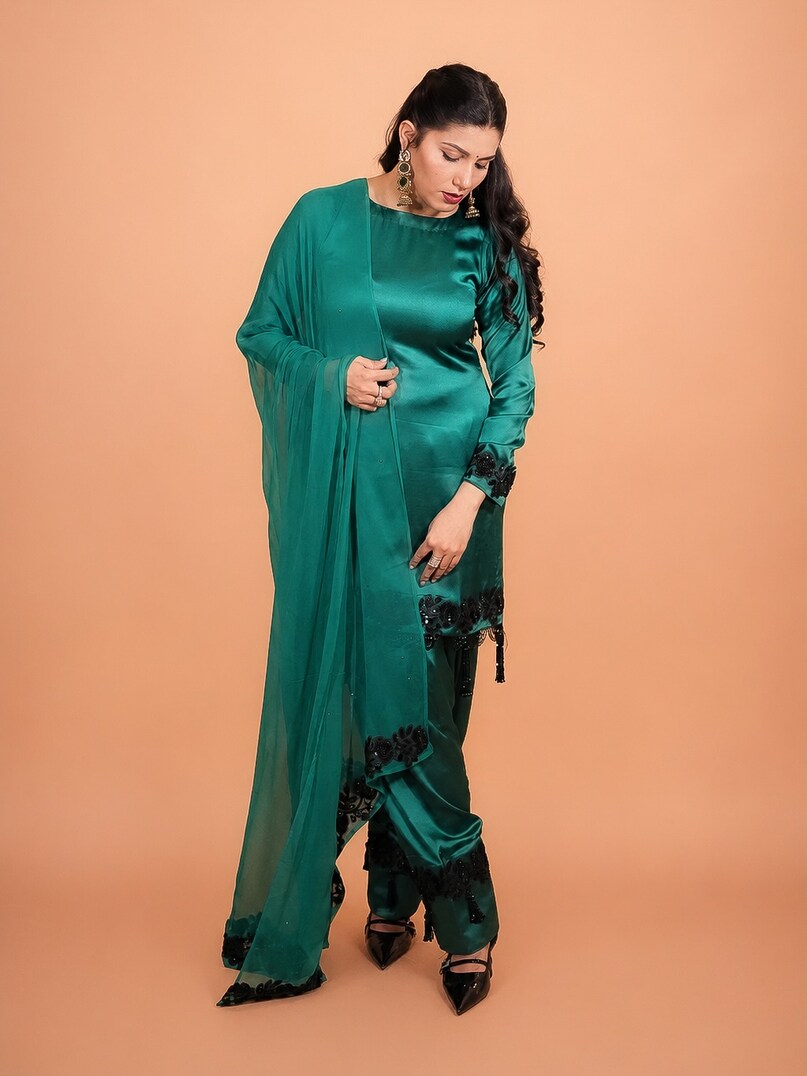 Sapna Choudhary, Sapna Choudhary News, Sapna Choudhary Cryptic Post, Sapna Choudhary Cryptic Post admit divorce case, Sapna Choudhary latest post, Sapna Choudhary divorce case, Sapna Choudhary husband Veer sahu, Sapna Choudhary latest Post, सपना चौधरी, सपना चौधरी न्यूज, सपना चौधरी क्रिप्टिक पोस्ट, सपना चौधरी क्रिप्टिक पोस्ट, सपना चौधरी का तलाक केस, सपना चौधरी लेटेस्ट पोस्ट, सपना चौधरी पति वीर साहू