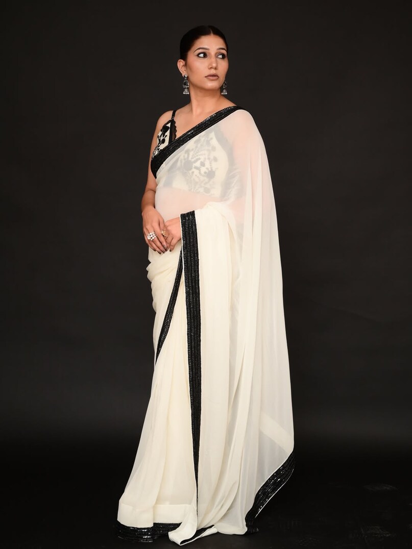 Sapna Choudhary, Sapna Choudhary News, Sapna Choudhary Cryptic Post, Sapna Choudhary Cryptic Post admit divorce case, Sapna Choudhary latest post, Sapna Choudhary divorce case, Sapna Choudhary husband Veer sahu, Sapna Choudhary latest Post, सपना चौधरी, सपना चौधरी न्यूज, सपना चौधरी क्रिप्टिक पोस्ट, सपना चौधरी क्रिप्टिक पोस्ट, सपना चौधरी का तलाक केस, सपना चौधरी लेटेस्ट पोस्ट, सपना चौधरी पति वीर साहू