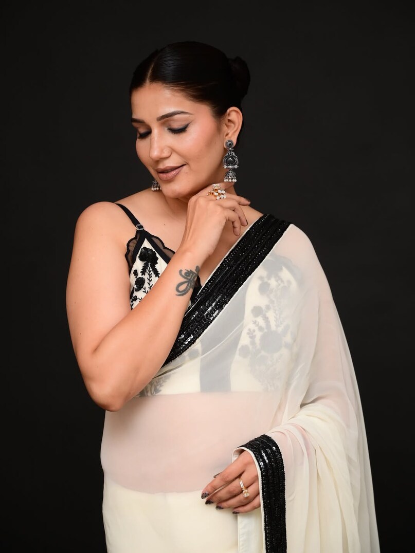 Sapna Choudhary, Sapna Choudhary News, Sapna Choudhary Cryptic Post, Sapna Choudhary Cryptic Post admit divorce case, Sapna Choudhary latest post, Sapna Choudhary divorce case, Sapna Choudhary husband Veer sahu, Sapna Choudhary latest Post, सपना चौधरी, सपना चौधरी न्यूज, सपना चौधरी क्रिप्टिक पोस्ट, सपना चौधरी क्रिप्टिक पोस्ट, सपना चौधरी का तलाक केस, सपना चौधरी लेटेस्ट पोस्ट, सपना चौधरी पति वीर साहू