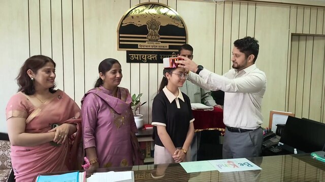 &lsquo;सपना सच होने जैसा&rsquo;, 1 दिन की DC बनीं अलीषा, बोली-मैं भी IAS अफसर बनूंगी