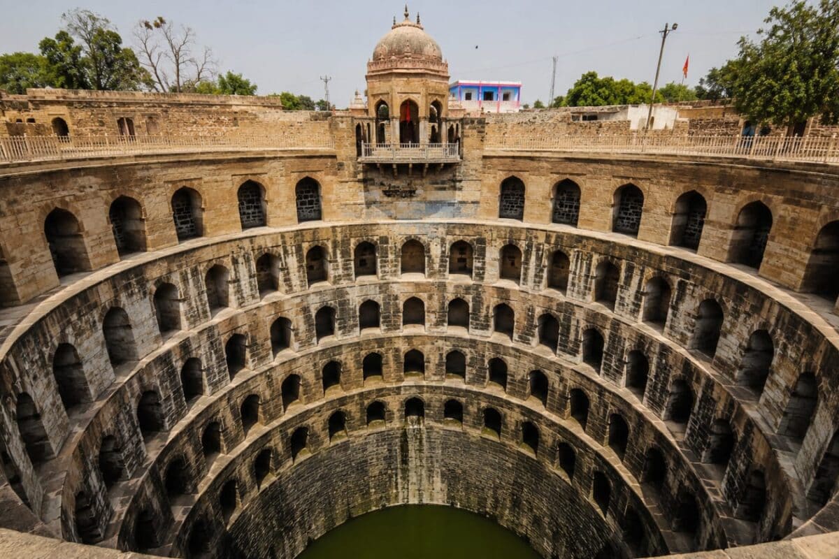 महराजगंज में आज भी सदियों पुराने कुंओं से निकलता है पानी, कहा जाता है पाताल तोड़ कुंआ, जानिए रहस्य
