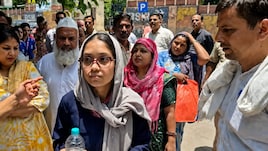 'बुर्का मेरी पहचान है', NEET सेंटर पर अड़ी छात्रा; बहस के बाद मिली एंट्री पिता पोस्ट ऑफिस में कलेक्शन एजेंट, बेटे ने UPSC इंजीनियरिंग सर्विस में हासिल किया छठा रैंक