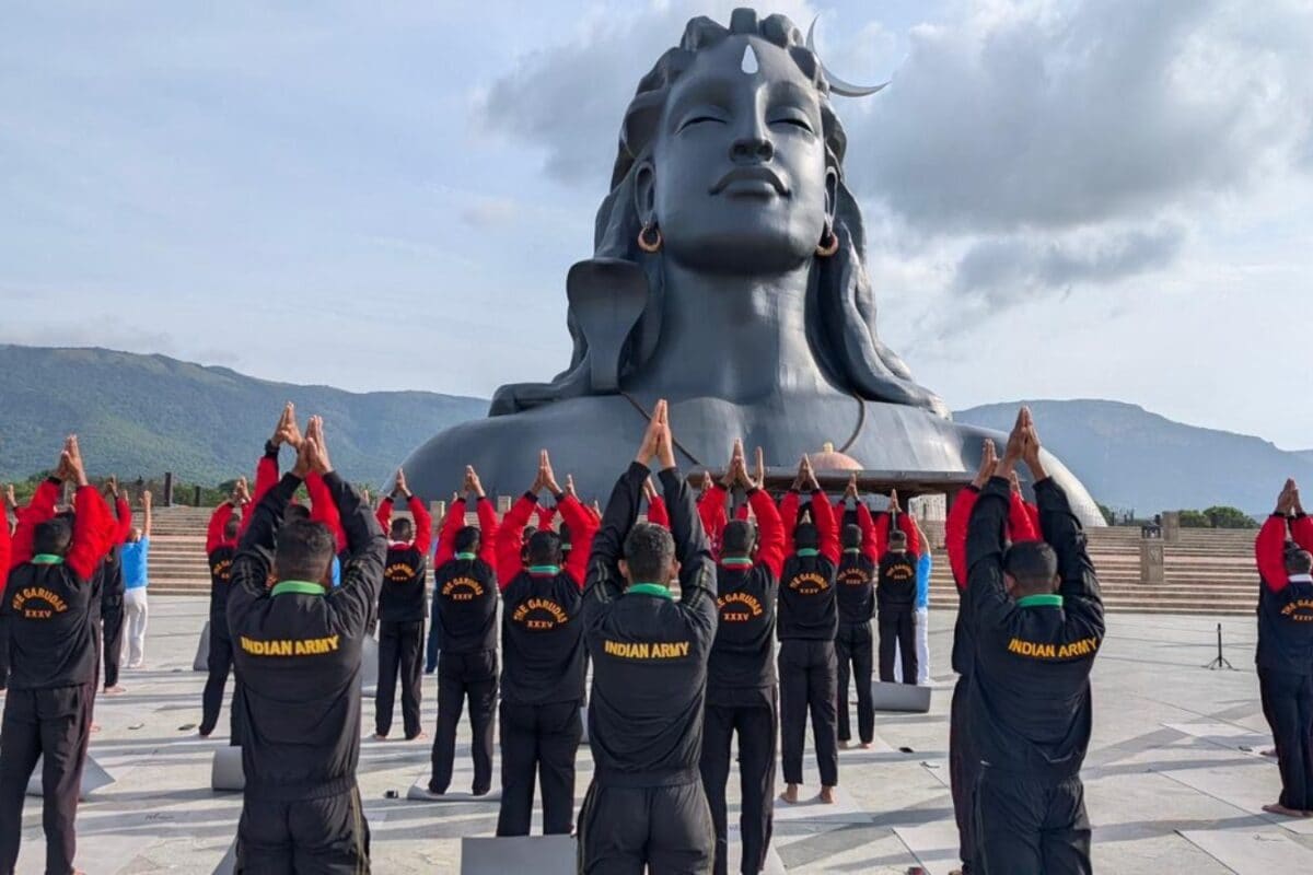 अंतर्राष्ट्रीय योग दिवस पर ईशा फाउंडेशन का बड़ा प्लान देश भर में फ्री योग सीखेंगे 50 हजार लोग