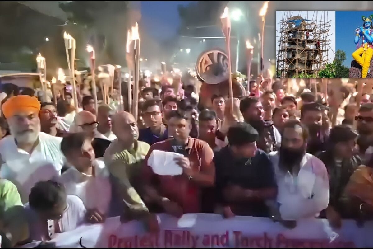 सनातन धर्म परिसर विवाद, हिंदू समुदाय सड़कों पर, निकाला मशाल जुलूस