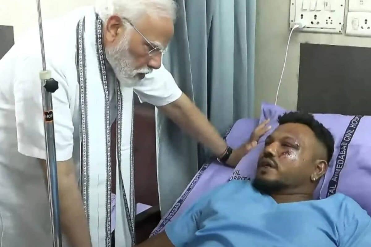 अहमदाबाद विमान हादसा: एक साल बाद कैसे हैं 242 यात्रियों में से एकमात्र बचे विश्वास रमेश?
