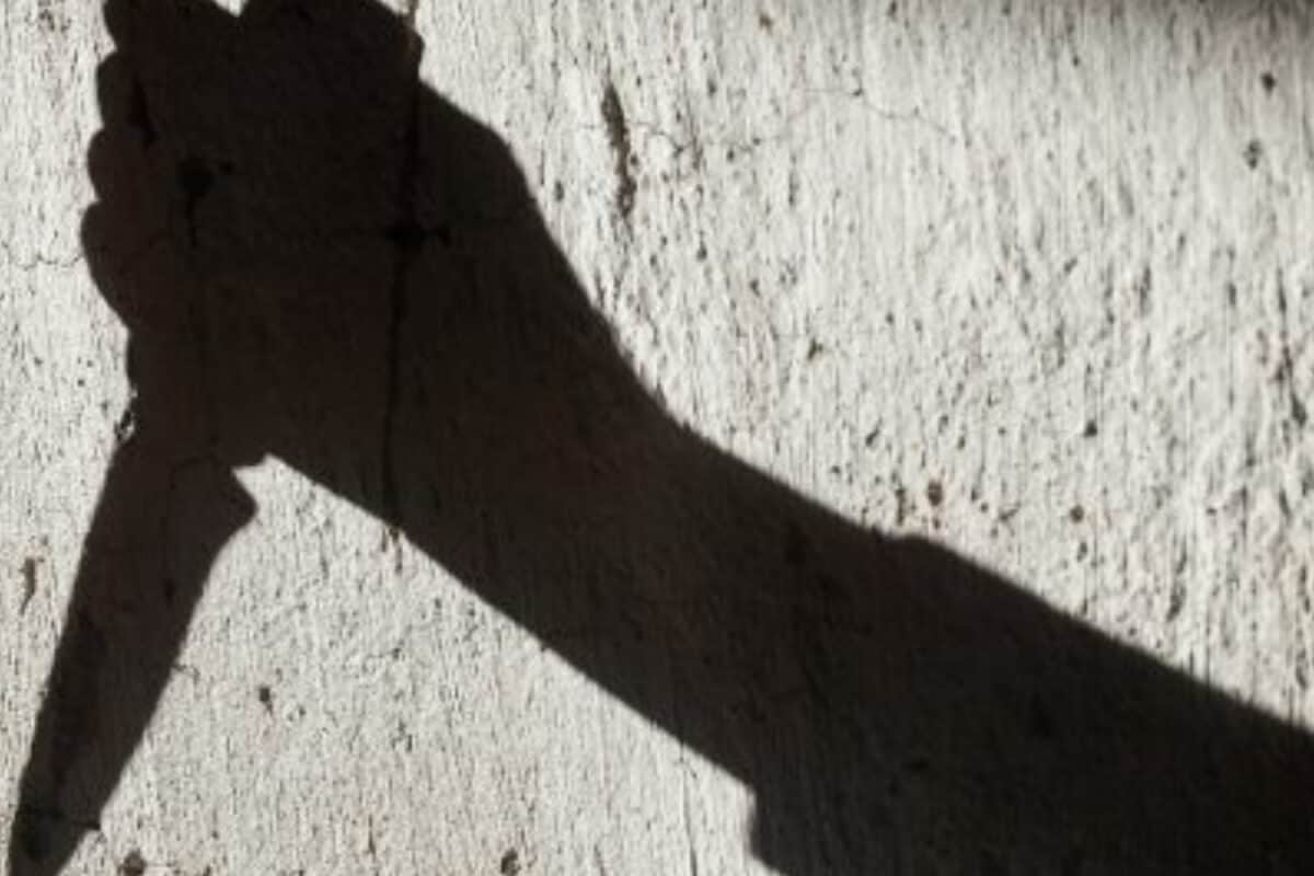 लिव इन पार्टनर के लिए क्रूर बन गई बेटी काट डाला माता-पिता और बहन का गला ये थी वजह