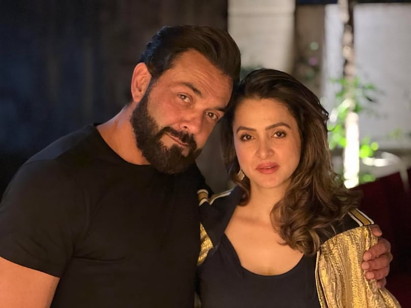 bobby deol mother tanya