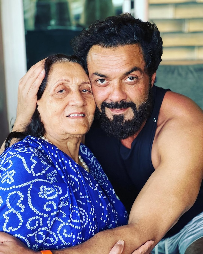 bobby deol mother tanya