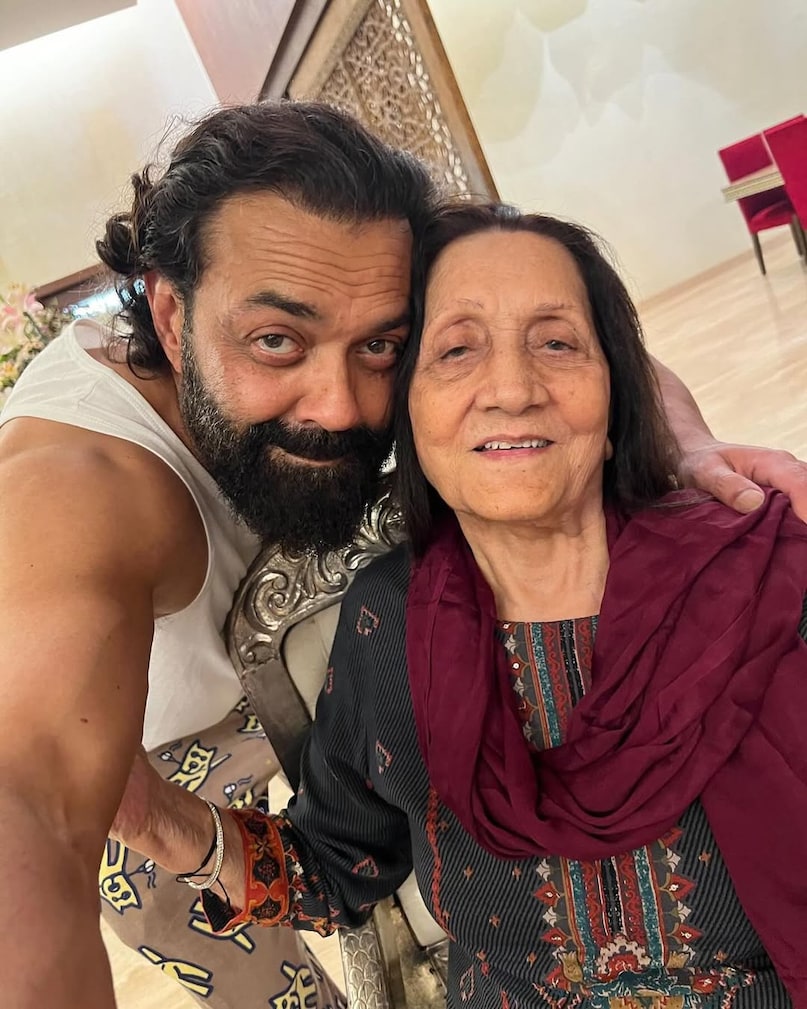 bobby deol mother tanya